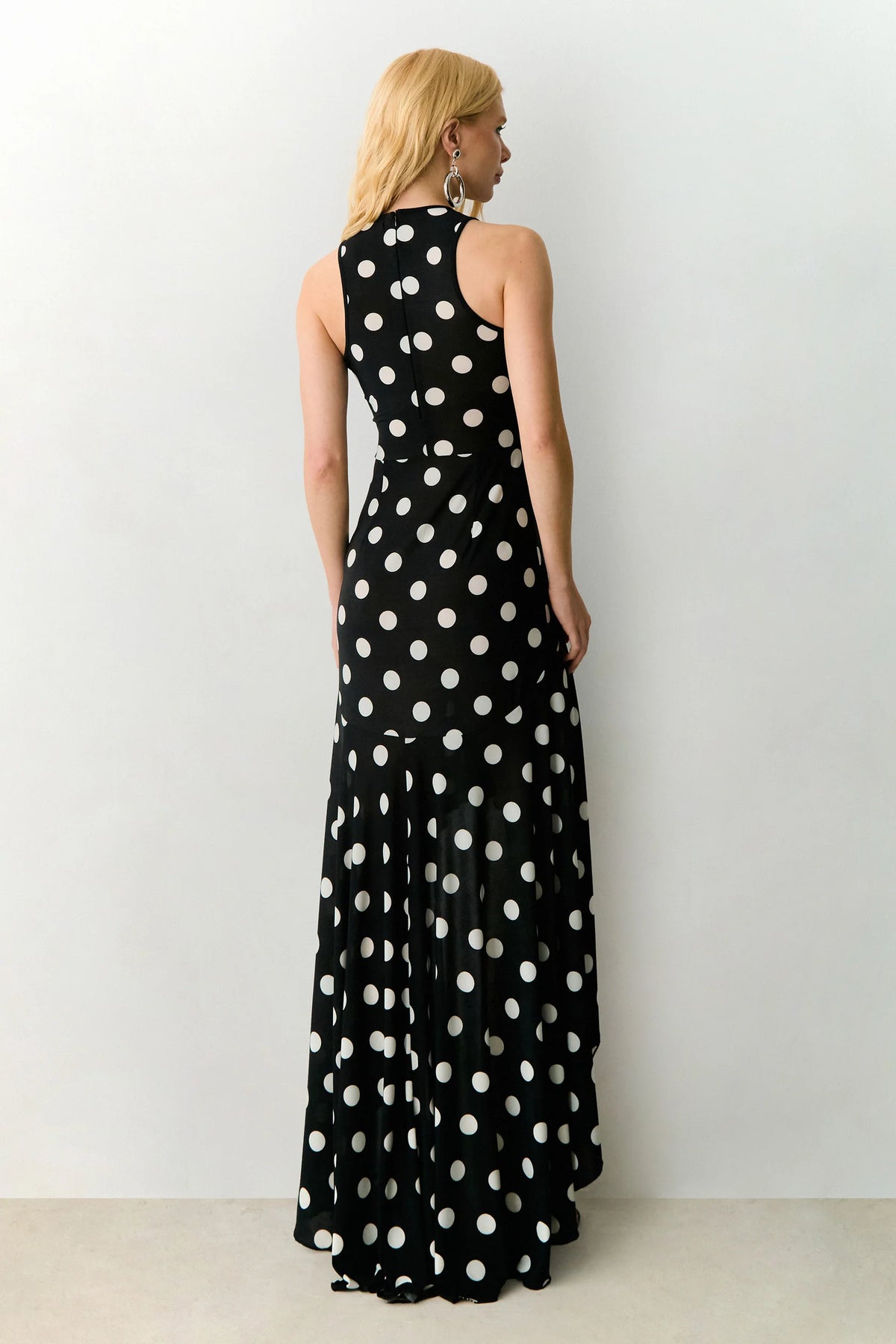 VESTIDO MULLET EM ESTAMPA POA PRETO COM BRANCO 11758