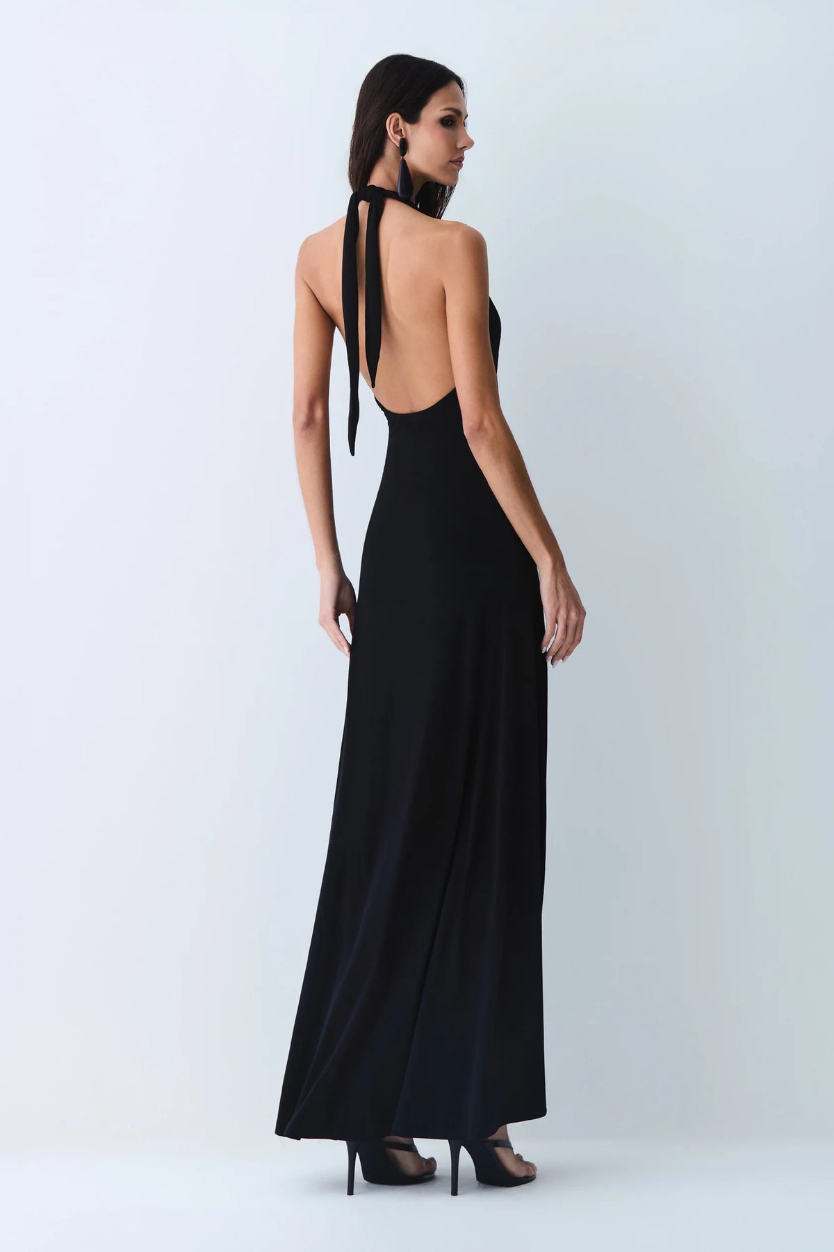 VESTIDO LONGO FRENTE UNICA ABERTURA FRONTAL E AMARRACÃO PRETO 11803