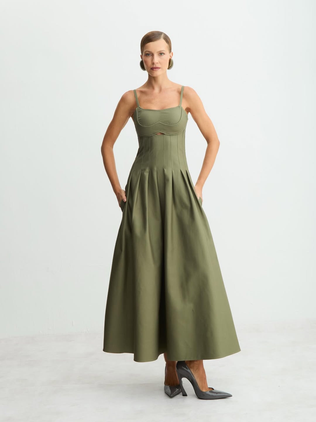 VESTIDO ACINTURADO PREGA SAIA VERDE