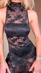 VESTIDO MIDI GOLA ALTA RENDA