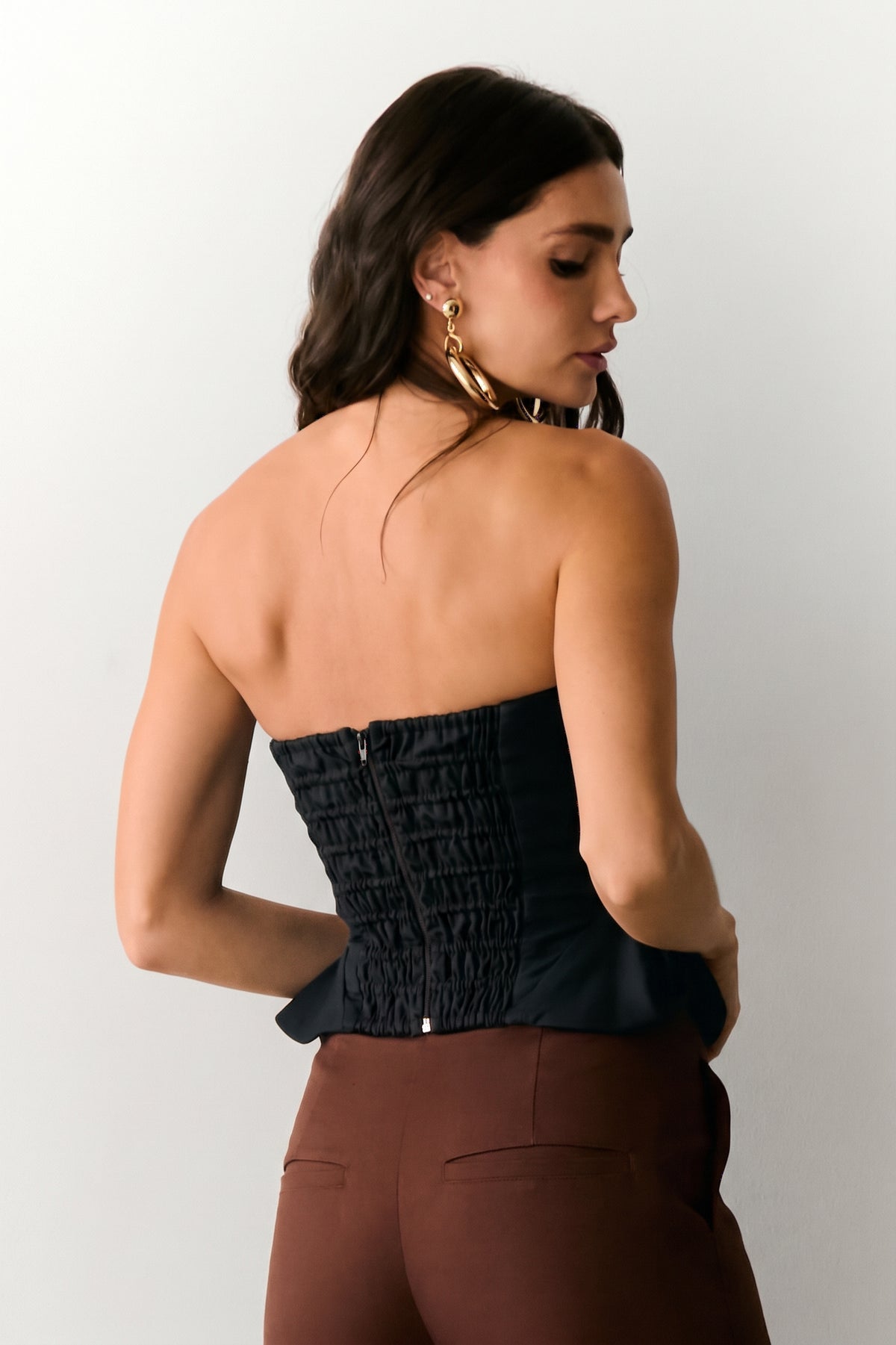 CROPPED TOMARA QUE CAIA RECORTES COM BARBATANAS LATERAL AMPLA PRETO 51388
