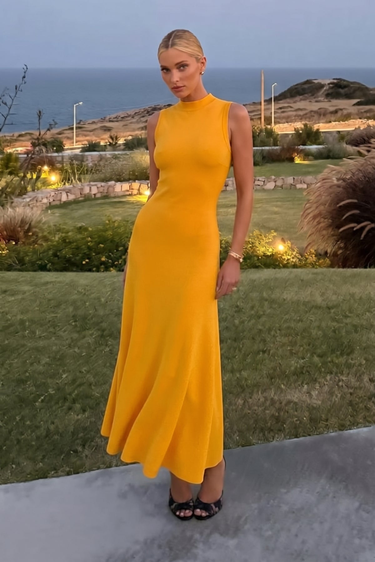VESTIDO MIDI BARRA COM RODA AMPLAE ABERTURA COSTAS LARANJA MANGA 11779