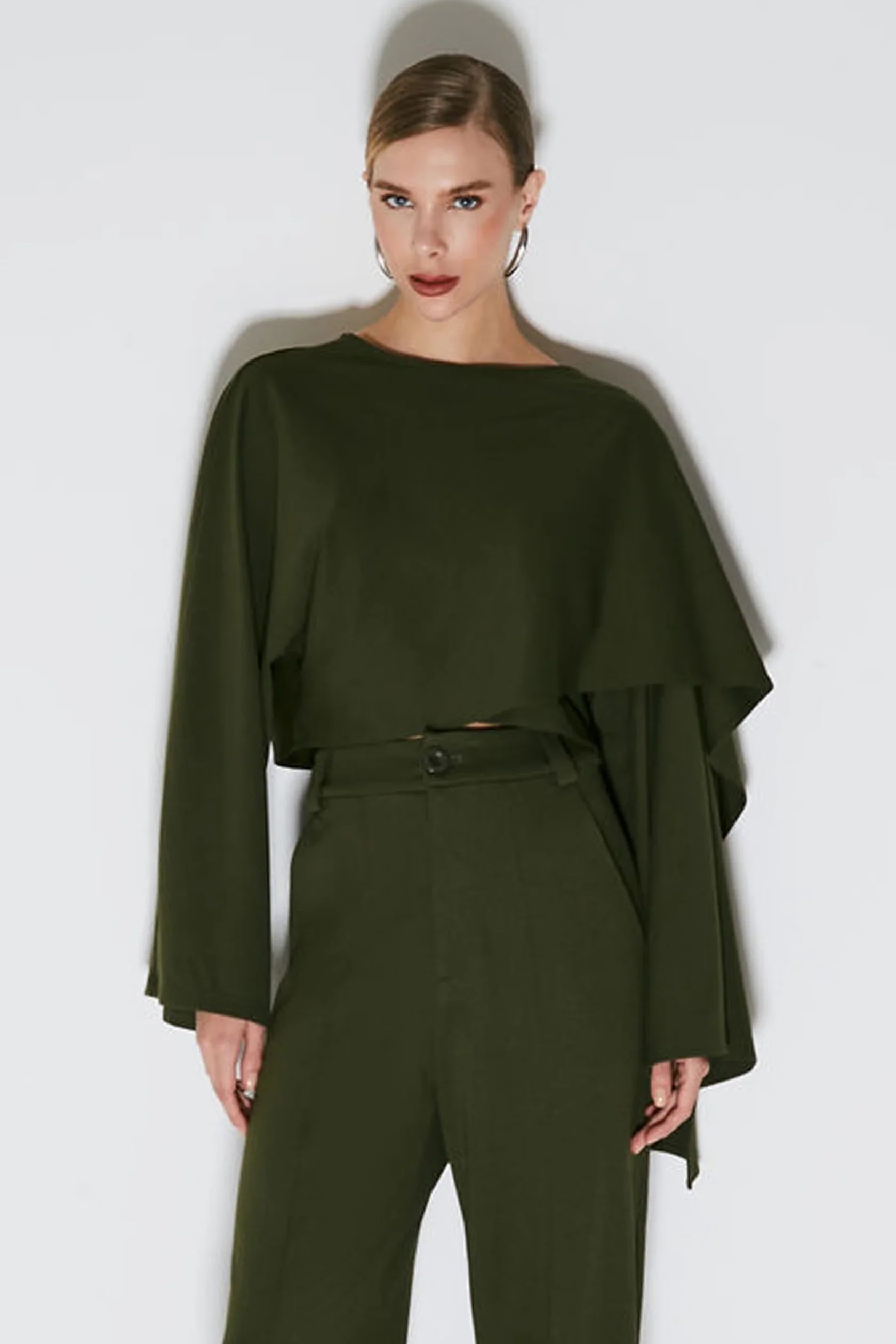 PANTALONA CON FRISOS VERDE MILITAR