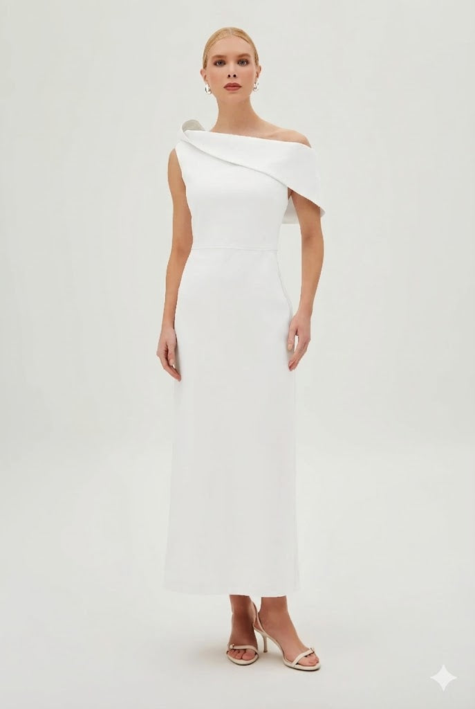 VESTIDO CON DESCOTE EN DIAGONAL