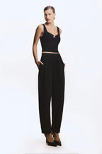PANTALONA ESTRUTURADA COM PREGAS FRONTAL